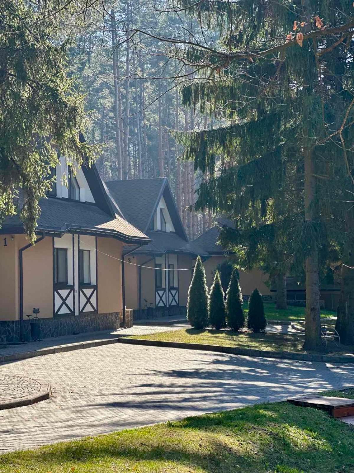 Kryve Ozero Hotel Novoyavorivsk Buitenkant foto